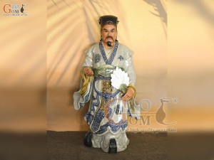 Tượng Khổng Minh cầm quạt men rạn, cao 32cm