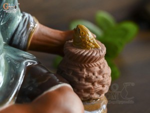 Tượng Lã Vọng câu cá gốm đỏ, cao 27cm