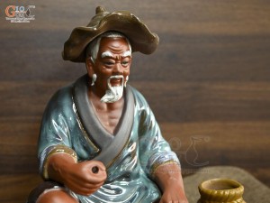 Tượng Lã Vọng câu cá gốm đỏ, cao 27cm