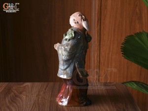 Tượng lão mai chống gậy men hỏa biến cao 42cm