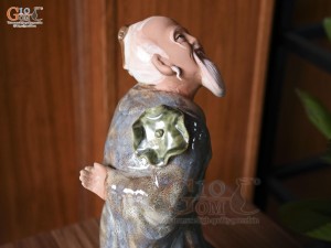 Tượng lão mai chống gậy men hỏa biến cao 42cm