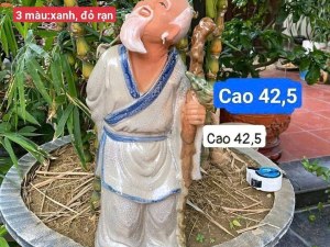 Tượng lão Mai chống gậy men rạn, cao 42cm