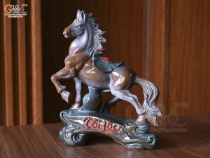 Tượng linh vật ngựa tài lộc, kích thước 24x28cm