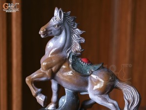 Tượng linh vật ngựa tài lộc, kích thước 24x28cm