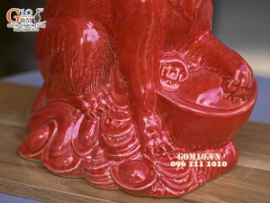 Tượng Linh vật Quý Mão màu đỏ, cao 28x18cm