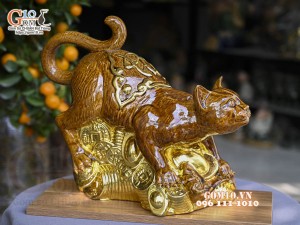 Tượng Linh vật Quý Mão màu nâu, dát vàng cao cấp, cao 33x37cm