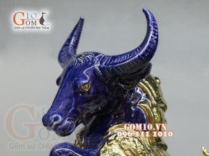 Tượng Linh vật tài lộc Tân Sửu màu xanh coban vẽ vàng cao cấp, cao 43cm