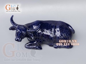 Tượng Linh Vật Trâu màu xanh coban dáng nằm  cao 11,5cm