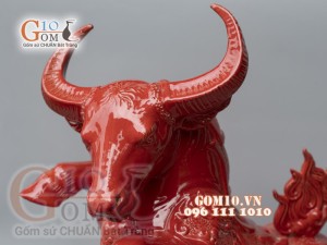 Tượng linh vật Trâu Tài Lộc màu đỏ cao 43cm