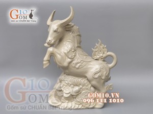 Tượng linh vật Trâu Tài Lộc màu trắng cao 43cm