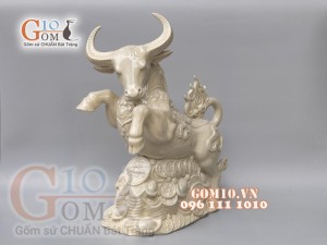 Tượng linh vật Trâu Tài Lộc màu trắng cao 43cm