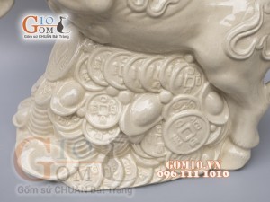 Tượng linh vật Trâu Tài Lộc màu trắng cao 43cm