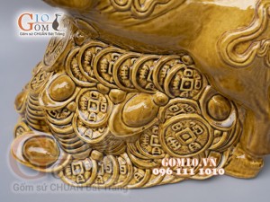 Tượng linh vật Trâu Tài Lộc màu vàng cao 43cm