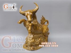 Tượng linh vật Trâu Tài Lộc màu vàng cao 43cm
