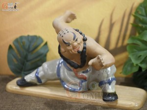 Tượng Lỗ Chí Thâm thế võ men rạn, kích thước cao 20cm