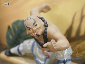 Tượng Lỗ Chí Thâm thế võ men rạn, kích thước cao 20cm