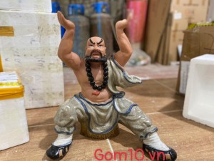 Tượng Lỗ Chí Thâm men rạn cao 46cm (không chậu) Tượng Lỗ Chí Thâm men rạn cao 46cm (không chậu)