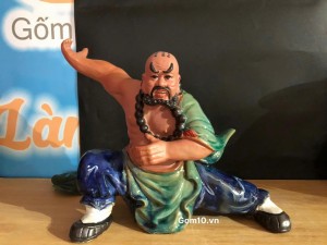 Tượng Lỗ Chí Thâm men xanh tay ngang, cao 28cm 