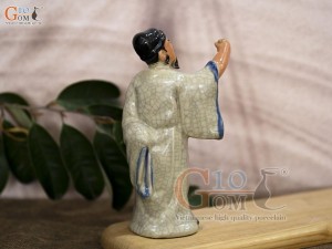 Tượng Lý Bạch say trăng men rạn, cao 26cm