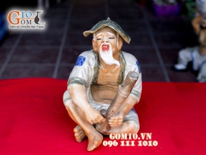 Tượng ông hút thuốc lào 32 x 20cm