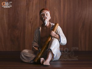 Tượng ông hút thuốc lào men rạn, cao 43cm