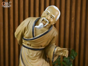 Tượng ông lão mai men nâu, cao 55cm (ghép cây)