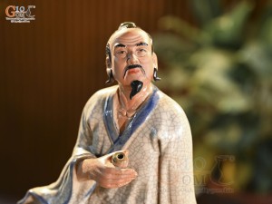 Tượng ông thần trà men rạn, cao 27cm
