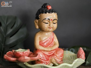 Tượng Phật đốt trầm ngồi đài sen 