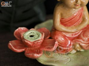 Tượng Phật đốt trầm ngồi đài sen 