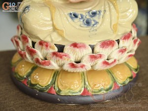 Tượng Quan Âm ngồi đài sen men màu, cao 35cm