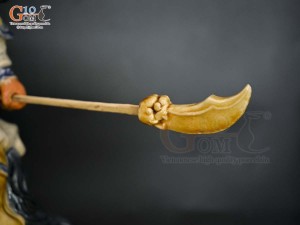 Tượng Quan Công đánh trận men rạn, cao 34cm