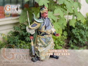 Tượng Quan Công men rạn, cao 80cm