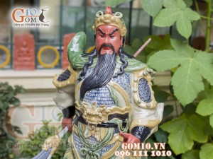 Tượng Quan Công men rạn, cao 80cm