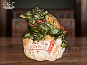 Tượng sứ Cóc ngậm tiền vàng Phúc Thọ Mãn Đường, cao 28cm