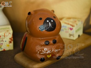 Tượng sứ tiết kiệm capybara màu nâu, cao 17cm