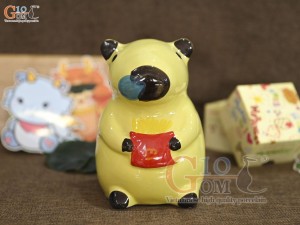 Tượng sứ tiết kiệm capybara vàng nhạt, cao 17cm