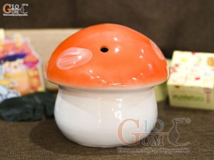 Tượng sứ tiết kiệm dáng nấm lùn màu cam, cao 16cm