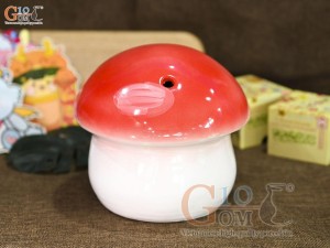 Tượng sứ tiết kiệm dáng nấm lùn màu đỏ, cao 16cm