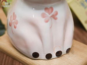 Tượng sứ tiết kiệm dáng ngựa màu hồng, cao 22cm