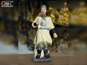 Tượng sứ Trần Hưng Đạo men rạn, cao 38cm