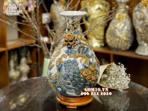 Tỳ bà men rạn đắp nổi Công Đào Phú Quý, cao 45cm