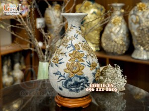 Tỳ bà men rạn đắp nổi Công Đào Phú Quý, cao 45cm