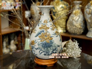 Tỳ bà men rạn đắp nổi Công Đào Phú Quý kênh, cao 45cm