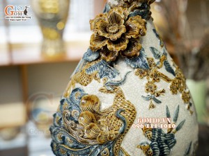 Tỳ bà men rạn đắp nổi Công Đào Phú Quý kênh, cao 45cm